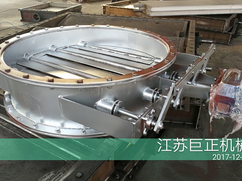 圓形擋板門（直徑190cm），準(zhǔn)備入庫中